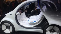 Kalaupun harus parkir, dimensi mobil ini memungkinkan untuk parkir di mana saja. Panjangnya 2.699 mm, lebar 1.720 mm dan tinggi hanya 1.535 mm.
