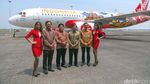 Foto: Pramugari AirAsia dan Wonderful Indonesia