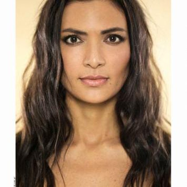 Meski dikenal sebagai gadis cupu, Ana sebenarnya merupakan aktris yang memiliki wajah cantik dan menawan. Foto: Twitter