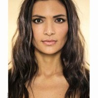 Meski dikenal sebagai gadis cupu, Ana sebenarnya merupakan aktris yang memiliki wajah cantik dan menawan. Foto: Twitter