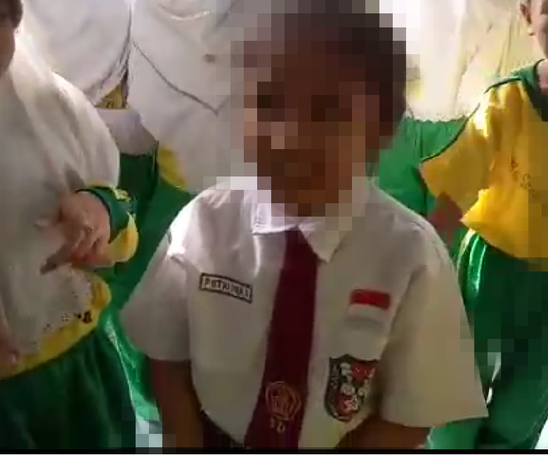 Heboh Video Pengakuan Siswi SD di Jakbar Hampir Diculik Heboh Video Pengakuan Siswi SD di Jakbar Hampir Diculik