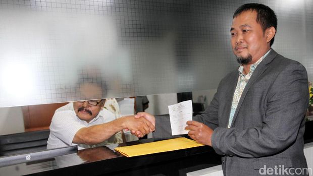 Koordinator MAKI Boyamin Saiman melaporkan Fadli Zon ke MKD DPR