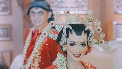 Foto: Inspirasi Pernikahan Adat Jawa Putri Bupati Ponorogo yang Digelar Mewah