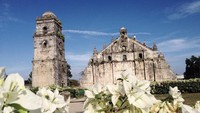 Di Filipina, terdapat Paoay Church, sebuah gereja historis yang bentuknya menyerupai segitiga. Gereja ini juga diakui oleh UNESCO sebagai salah satu warisan budaya (Instagram/judedenyam)