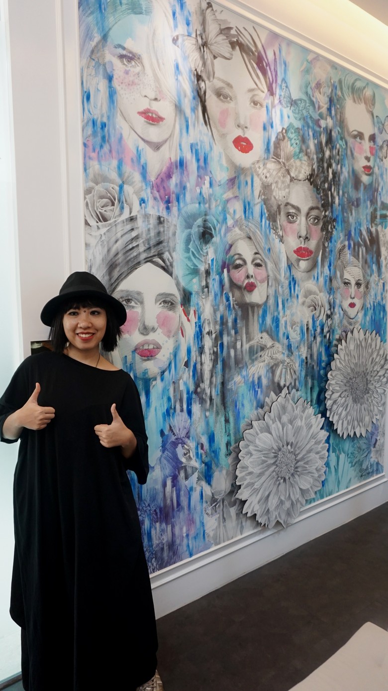 Unik! Monica Hapsari Bikin Mural di Klinik Kecantikan Unik! Monica Hapsari Bikin Mural di Klinik Kecantikan