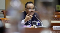 Salah satu anggota calon hakim yang diusulkan Hidayat Manao (Kamar Militer) saat proses uji kelayakan dan kepatuhan di gedung DPR, Senayan, Jakarta, Rabu (13/9/2017).