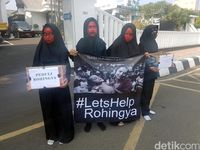 Berwajah Merah-Hitam, Pelajar Sukabumi Gelar Aksi Peduli Rohingya