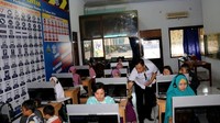 Komandan Batalyon Infanteri Raider 514 Kostrad, Letkol Inf Arif Hariyanto menyampaikan ucapan terimakasih atas kerjasama dari pihak Polres Bondowoso, diharapkan setelah pengadaan SIM kolektif ini akan menekan angka pelanggaran lalu lintas di jalan raya, lebih jauh lagi diharapkan anggota Yonif Raider 514 Kostrad menjadi pelopor disiplin berlalu lintas dan keselamatan di jalan raya. Dok. Penkostrad. Dok. Penkostrad.