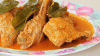 Selain Sabar Menanti, di Kampung Glam ada Warung Nasi Pariaman yang berdiri sejak 1948. Pelanggan setianya selalu mencari ayam gulai, rendang daging sapi, dendeng balado, gulai kepala ikan, sotong gulai hingga sambal goreng di sini. Foto: Warung Nasi Pariaman