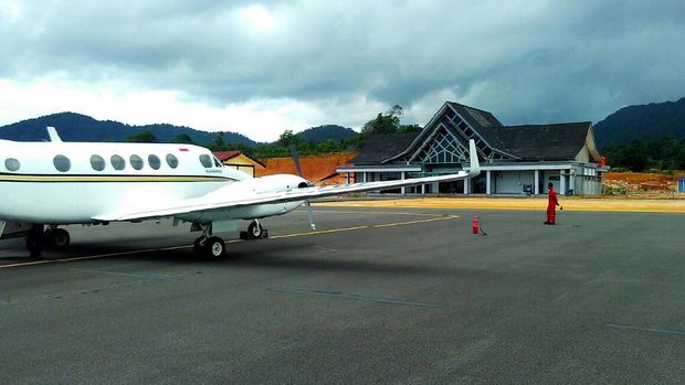 Bandara Letung