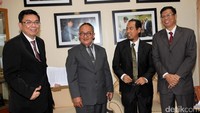 DPR menggelar uji kelayakan dan kepatutan (fit and proper test) terhadap calon hakim agung hari ini. Rapat diikuti seluruh calon hakim agung. Rapat dipimpin Wakil Ketua Komisi III Trimedya Panjaitan.