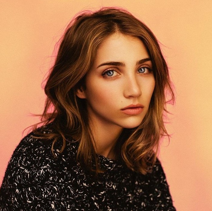 Foto Emily Rudd dari instagram.