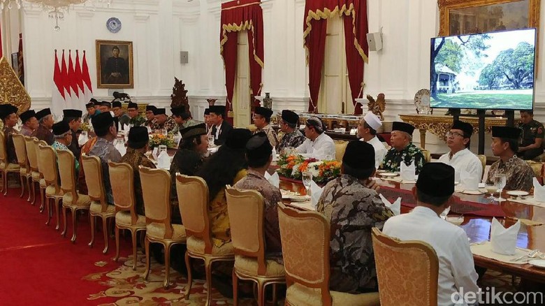Di Depan Ulama, Jokowi Cerita Diplomasi hingga Bantuan ke Rohingya Di Depan Ulama, Jokowi Cerita Diplomasi hingga Bantuan ke Rohingya