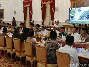 Di Depan Ulama, Jokowi Cerita Diplomasi hingga Bantuan ke Rohingya