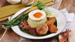 Mau yang Sedap Mantap? Ini 10 Racikan Nasi Lemak Berlauk Komplet