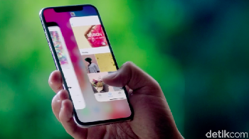 Tren ponsel berponi mulai ramai sejak Apple merilis iPhone X. Dibanding ponsel lain yang dirilis setelahnya, notch pada iPhone X terbilang sangat lebar. Nyaris memenuhi lebar ponsel. Foto: iPhone X
