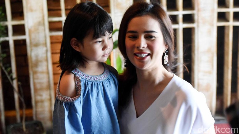Astrid Tiar Batasi Anak Nonton YouTube Astrid Tiar Batasi Anak Nonton YouTube