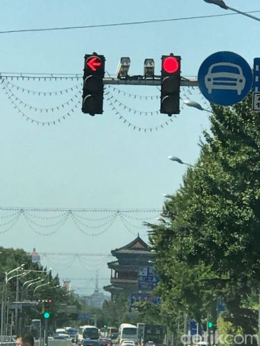 Traffic light di Beijing China/