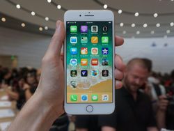 Lebih Dekat dengan Si Bongsor iPhone 8 Plus