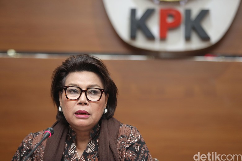 KPK Tetapkan Wali Kota Cilegon Jadi Tersangka Penerima Suap KPK Tetapkan Wali Kota Cilegon Jadi Tersangka Penerima Suap