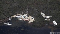 Penampakan kapal-kapal yang terdampar di Marathon (Foto: REUTERS/Carlo Allegri)