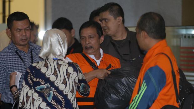 Selain Bupati, KPK Juga Tahan 4 Tersangka Kasus Suap di Batubara