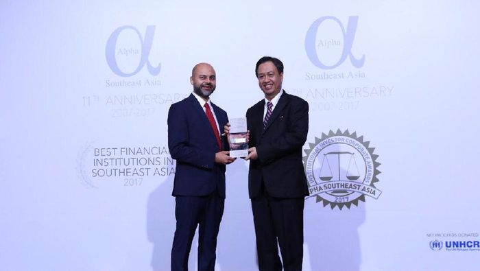Penghargaan Best International Division in South East Asia diserahkan kepada Direktur Tresuri & Internasional BNI Panji Irawan di Singapura.Foto: Dok BNI Penghargaan Best International Division in South East Asia diserahkan kepada Direktur Tresuri & Internasional BNI Panji Irawan di Singapura.Foto: Dok BNI