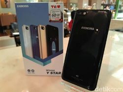 Layar Kingkong Ponsel Ini Kuat Banget, Bisa Buat Getok Paku