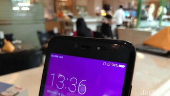 Sedangkan sumber dayanya dipercayakan pada baterai 2.400 mAh. (Foto: detikINET/Yudhianto)