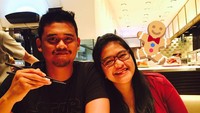 Kedekatan mereka mulai terungkap ke publik. Kahiyang kini tak malu lagi memperkenalkan Bobby sebagai kekasihnya. Di Instagramnya, Kahiyang menulis keterangan foto Us. Foto ini banyak menuai komentar dari netizen dan banyak pula yang mendoakan mereka supaya cepat menikah.