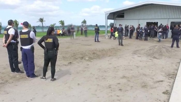 Puluhan Pekerja Asing Ditangkap di Kebun Stroberi di Perth