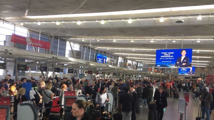 Penerbangan dari dan ke Sydney Tertunda karena Angin Kencang