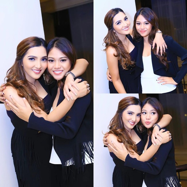 Selain kerap bergaya kompak dalam berbusana, Aurel dan Ashanty juga kompak berbisnis. Aurel berbisnis lipstik matte, sedangkan Ashanty menjual berbagai macam kosmetik dan perawatan kecantikan. Foto: Dok. Instagram