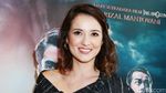 Senyum Semringah Julie Estelle