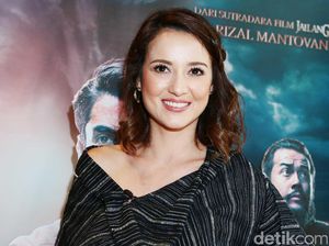 Makan Bareng dan Pelukan, Julie Estelle Pacari Mantan Kekasih Maia Estianty?