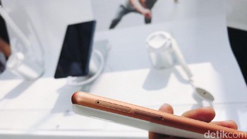 Nokia 3 mulai dijual Oktober mendatang dibanderol seharga Rp 1,899 juta. Sedangkan Nokia 5 dan Nokia 6 juga akan tersedia Oktober, tapi belum disebutkan berapa harganya. (Foto: detikINET/Adi Fida Rahman)