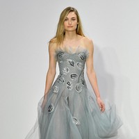 Model walks the runway for Oscar De La Renta fashion show during New York Fashion Week on September 11, 2017 in New York City.  (Photo by Slaven Vlasic/Getty Images)