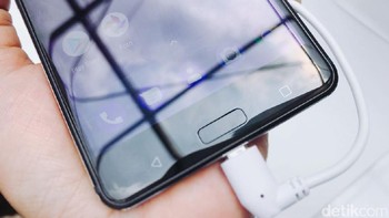 Baterainya berkapasitas 3.000 mAh. (Foto: detikINET/Adi Fida Rahman)