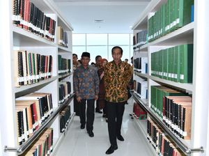 Jokowi di Perpusnas: Sambangi Tunanetra hingga Anak TK