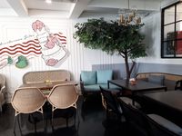 Sugabites Patisserie: Bersantai Sambil Ngemil Cake Mawar dan <i>Green Tea</i> 