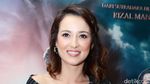 Senyum Semringah Julie Estelle