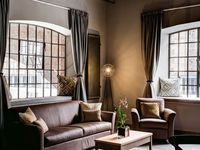 (Titanic Hotel Belfast)