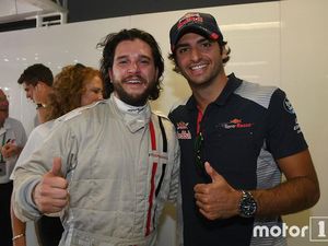 Jon Snow dan Ser Davos Bertarung Melalui F1