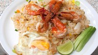 Andrew Wong dari restoran A. Wong menyarankan nasi goreng sebagai hidangan yang wajib dikuasai. Pasalnya hidangan ini bisa dibuat dengan memanfaatkan nasi, sayuran dan daging sisa. Foto: iStock