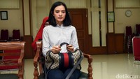 Ade Maya saat ditemui di sidang cerai perdananya di Pengadilan Agama Jakarta Selatan pada pagi ini. Pool/Noel/detikFoto.