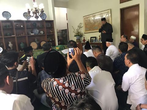 SBY dan Hatta Rajasa Melayat di Rumah Duka Mertua Chairul Tanjung