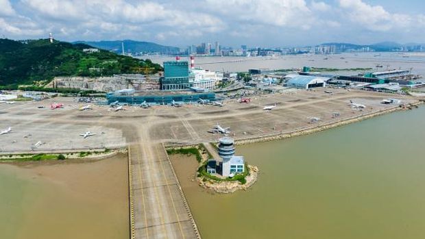 3 Bandara Ini Ada di Atas Tanah Reklamasi
