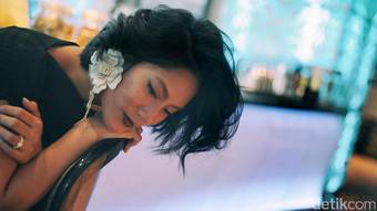 Anggunnya Tara Basro Berbalut Gaun Hitam