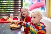 Datang ke restoran dengan anak perlu direncanakan.