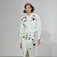 Model walks the runway for Oscar De La Renta fashion show during New York Fashion Week on September 11, 2017 in New York City.  (Photo by Slaven Vlasic/Getty Images)